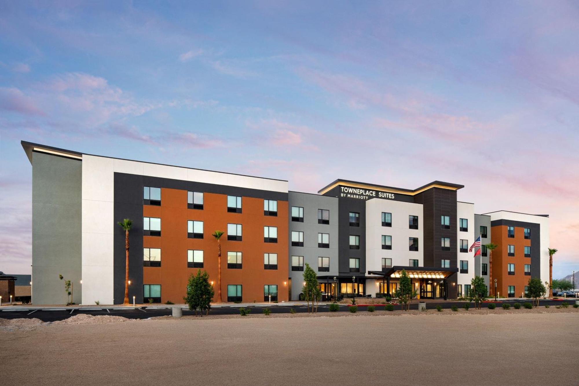 Towneplace Suites By Marriott Las Vegas North I-15 Exterior photo